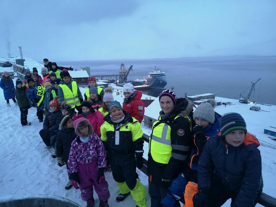 25 fjerdeklassinger fra Longyearbyen besøkte sine jevnaldrende i Barentsburg før helga.
