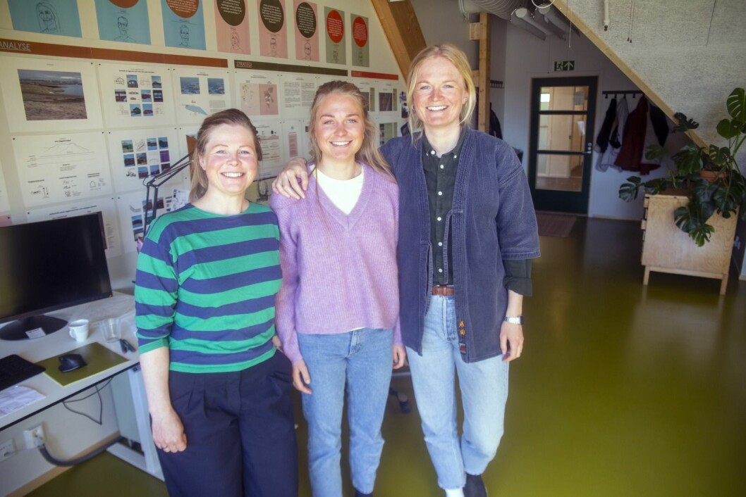 LPO Ariktekter i Longyearbyen.
Fra venstre: Ingvild Sæbu Vatn, Silja Nordvåg og Anne Sandnes.
LPO Ariktekter i Longyearbyen.
Fra venstre: Ingvild Sæbu Vatn, Silja Nordvåg og Anne Sandnes.