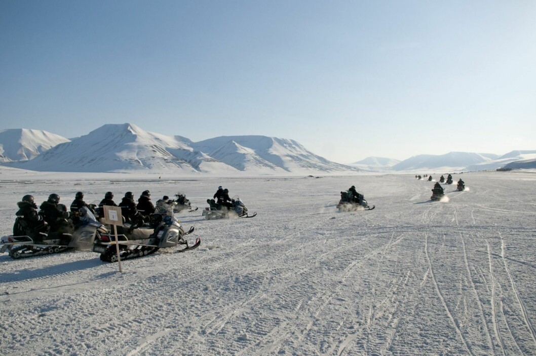 I et valg mellom to onder, er kulldrift å foretrekke fremfor masseturismen, mener leserbrevinnsenderne. I et valg mellom to onder, er kulldrift å foretrekke fremfor masseturismen, mener leserbrevinnsenderne.