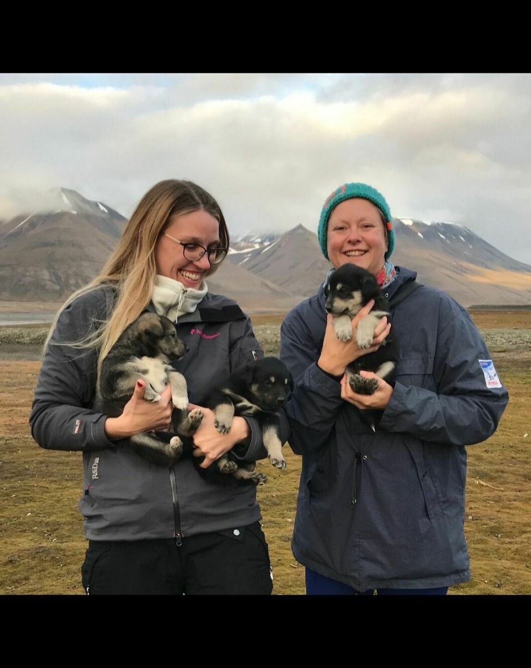 Christine Kristoffersen Hansen og Ingun Alette Mæhlum er aktuelle med boka «Longyearbyen - Halvveis til Nordpolen».