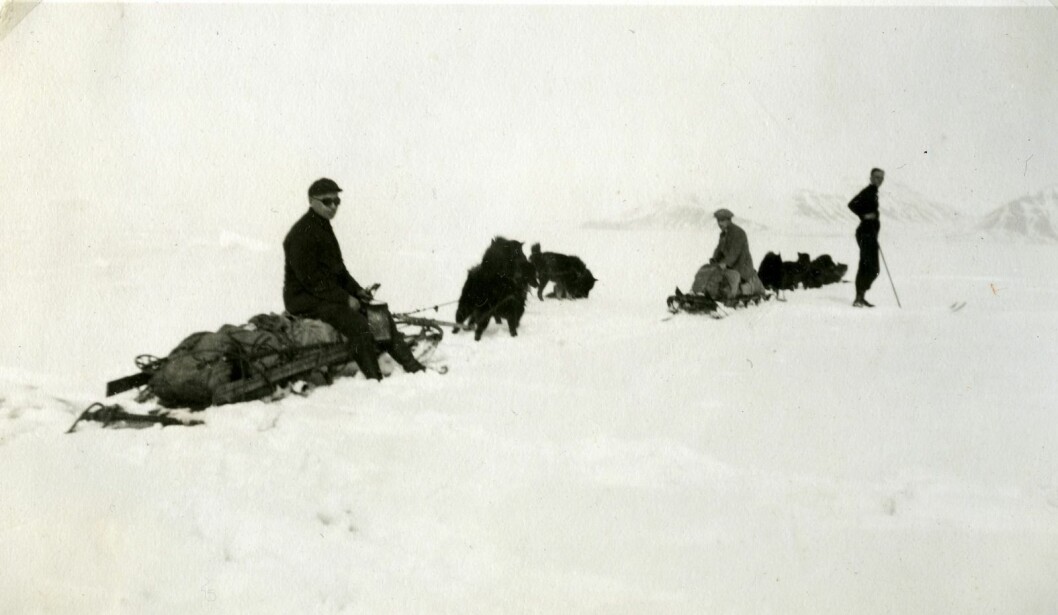 Henting av post ved iskanten for 91 år siden. Henting av post ved iskanten for 91 år siden.