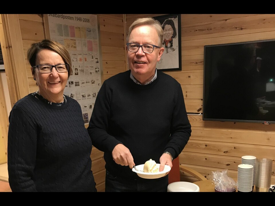 Jubilerte med bursdagskake