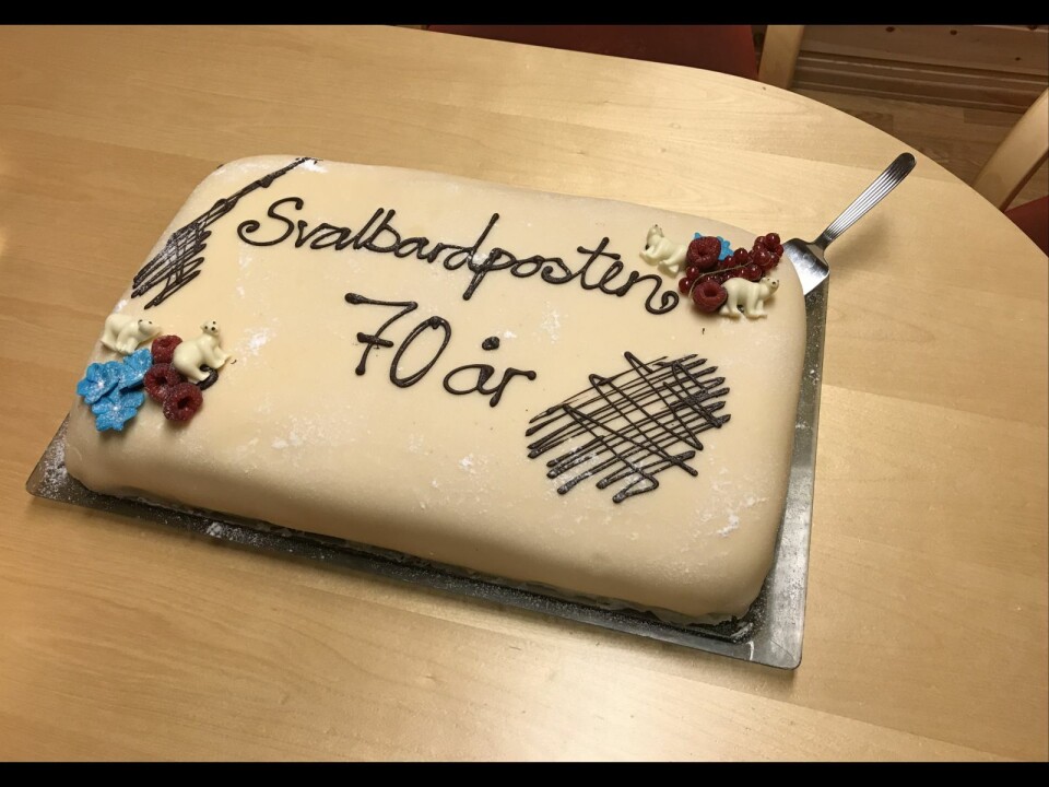 Jubilerte med bursdagskake