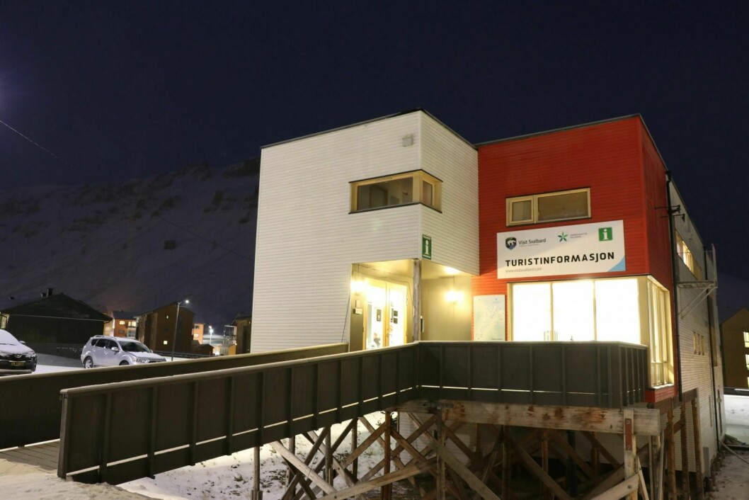 STILLE: De ansatte ved Visit Svalbard-kontoret har vært uten sjef siden mars.