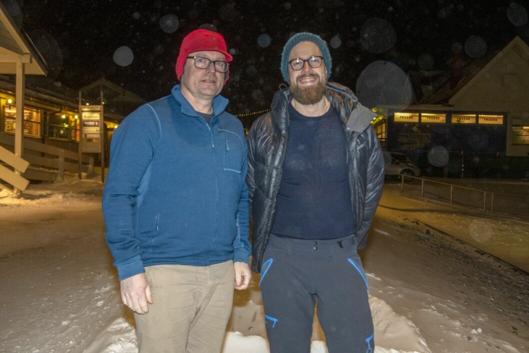 Nyansatt rektor for Svalbard folkehøgskole, Espen Klungseth Rotevatn til høyre er glad for å få med seg Pål Berg på laget. Nyansatt rektor for Svalbard folkehøgskole, Espen Klungseth Rotevatn til høyre er glad for å få med seg Pål Berg på laget.