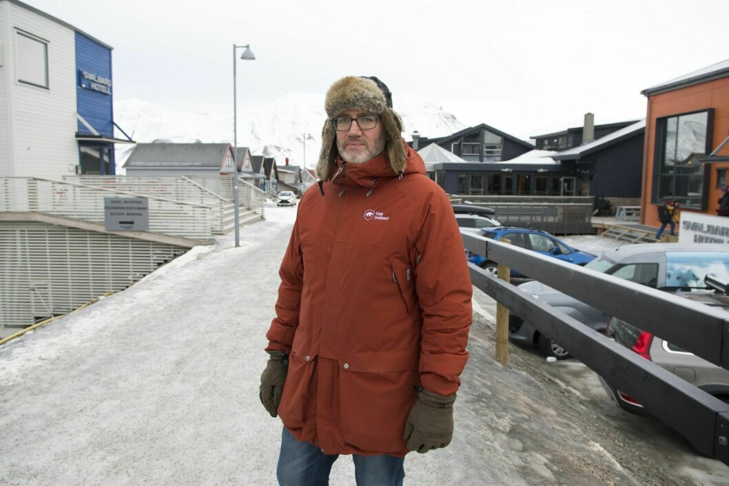 Reiselivssjef Ronny Brunvoll mener styret i Svalbard Reiselivsråd er en god plass å starte en diskusjon om guidenes arbeidsvilkår.