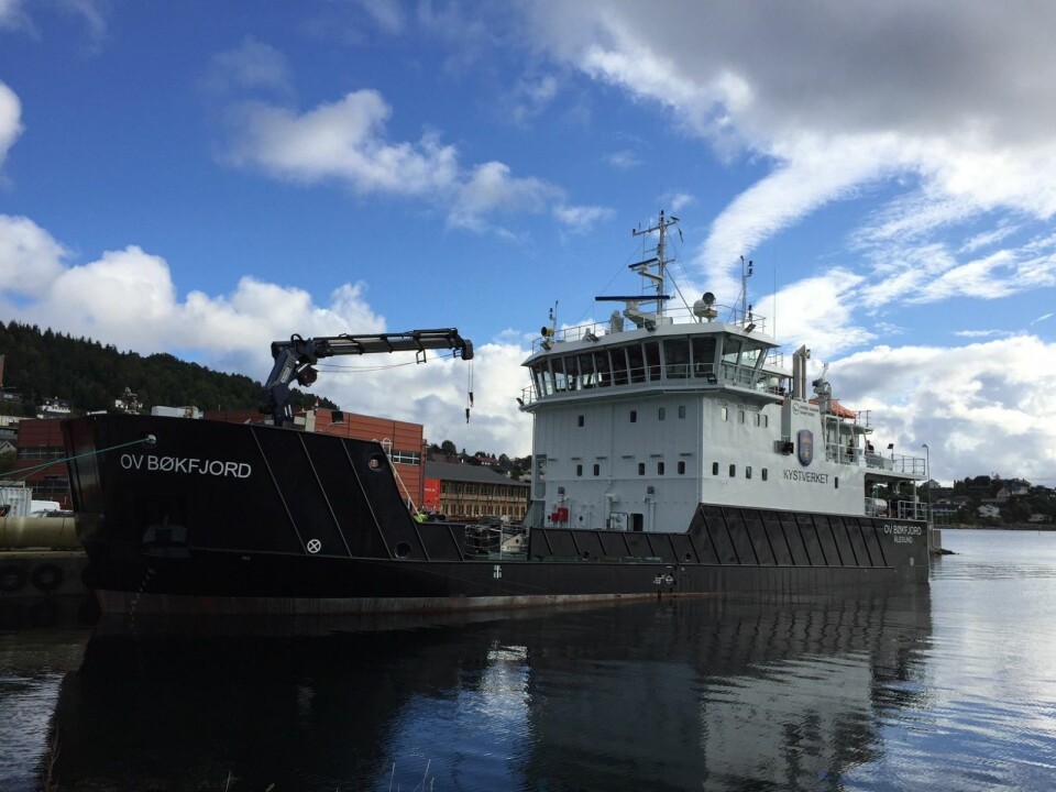 Kystverkets nyeste fartøy, hybridskipet OV Bøkfjord, deltar på øvelsen for å få testet sine funksjoner.