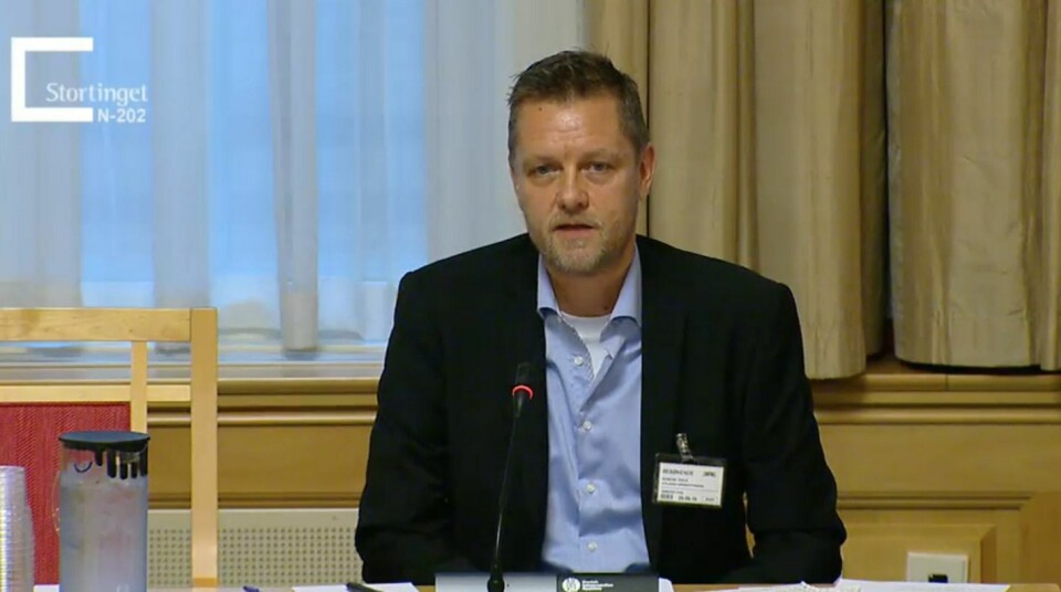 Terje Aunevik fra Svalbard Næringsforening i dagens høring om den foreslåtte Svalbardmeldingen i Stortinget i dag. Terje Aunevik fra Svalbard Næringsforening i dagens høring om den foreslåtte Svalbardmeldingen i Stortinget i dag.