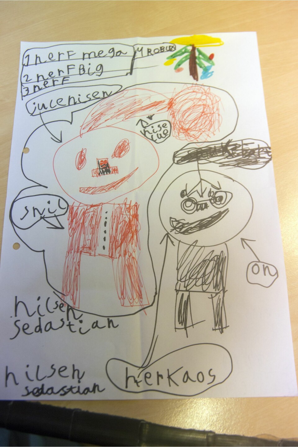 NERF-ØNSKER: Sebastian har tegnet julenissen på ønskelista si. Han ønsker seg i første rekke nerf-utstyr. NERF-ØNSKER: Sebastian har tegnet julenissen på ønskelista si. Han ønsker seg i første rekke nerf-utstyr.