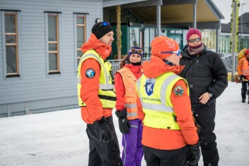 Julia Fieler i Norges Røde kors har vært med på å sette sammen programmet for metodesamlingen. Her sammen med Nina Elisabeth Nerbø Storvik i Longyearbyen Røde kors.