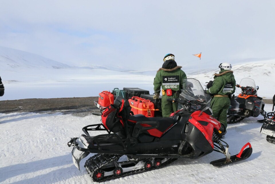 ORDNEDE FORMER: Regjeringen vil stille krav til at alle guider på Svalbard skal være sertifiserte.