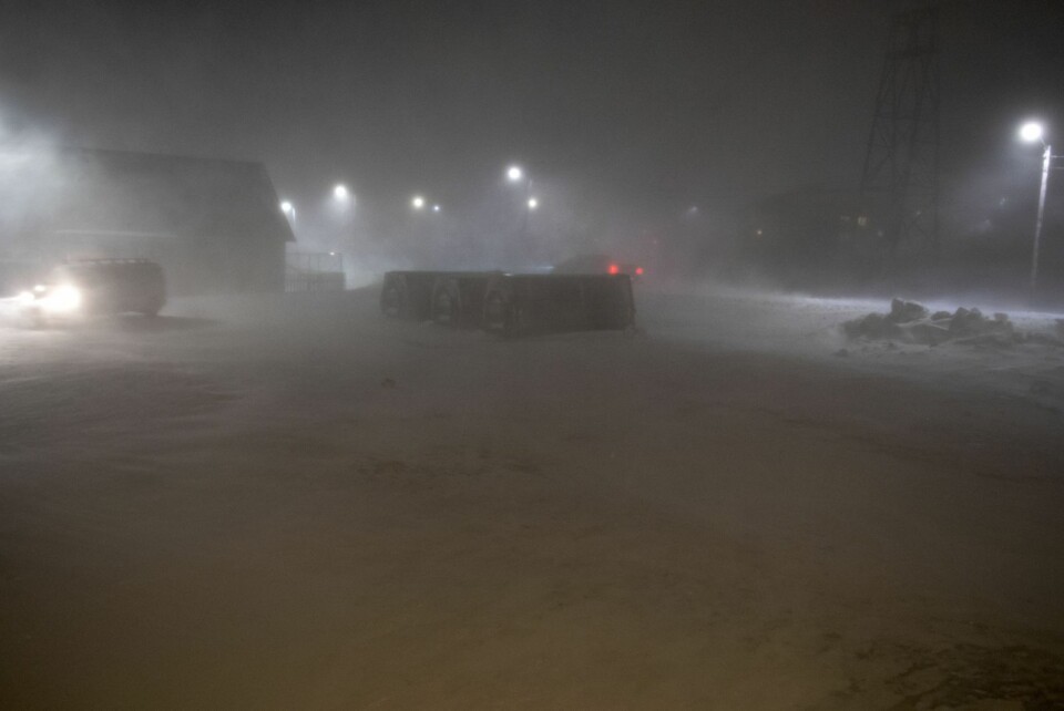 Nesten hele byen har stengt på grunn av stormen