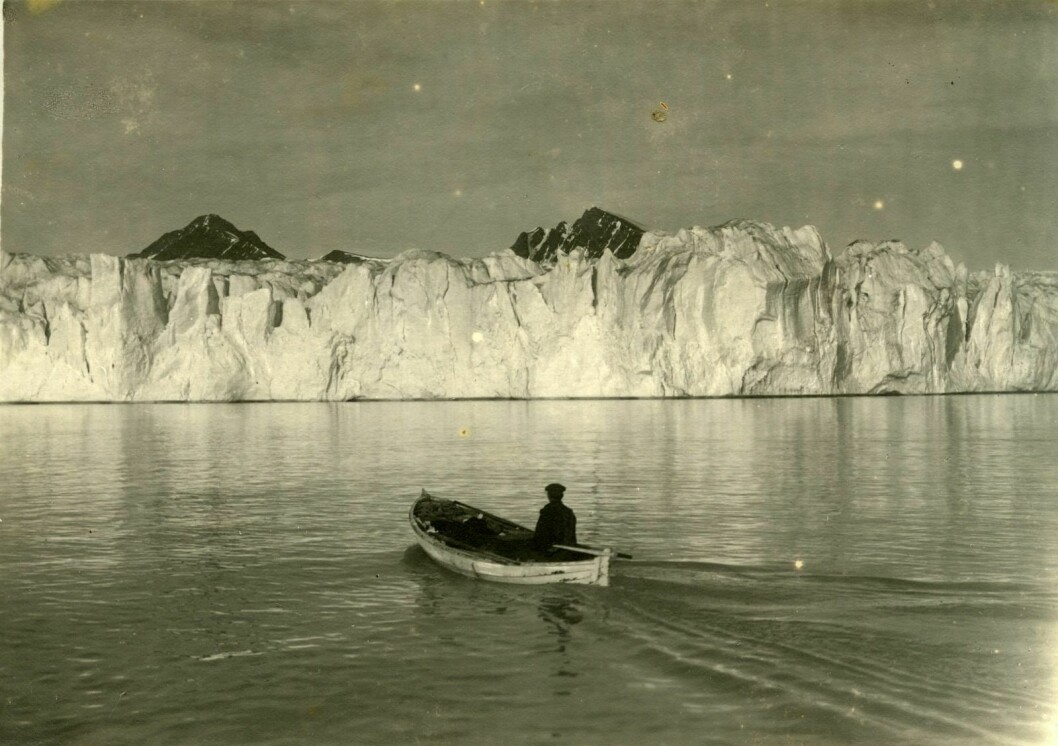 Postkortet er utlånt av Svalbard Museum.