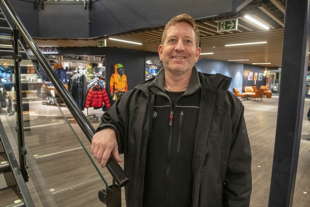 Svein Erik Jensen begynte i jobben som senterleder på Lompensenteret. Det er en 70 prosent stilling. Svein Erik Jensen begynte i jobben som senterleder på Lompensenteret. Det er en 70 prosent stilling.