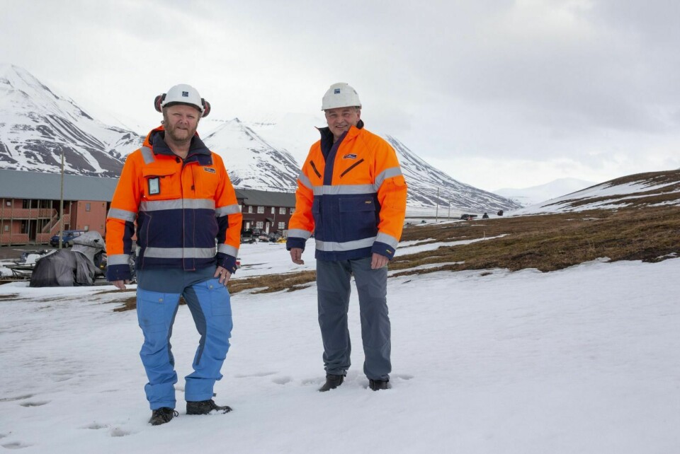 Prosjektleder Arne Gunhildberget og administrerende direktør Frank Jakobsen i LNS Spitsbergen kan juble for en stor jobb i Gruvedalen.