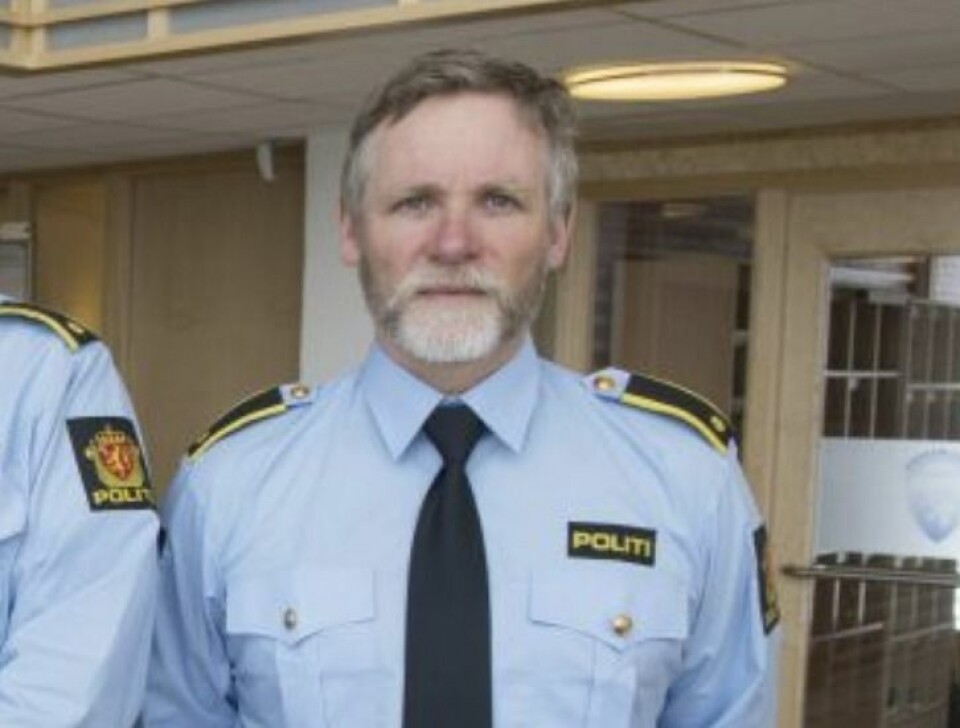 Sysselmannsførstebetjent Frede Lamo tok rede på en overstadig beruset mann som ikke klarte å ta rede på seg selv i sprengkulda natt til søndag. Uten hjelp kunne det gått skikkelig ille med mannen. Sysselmannsførstebetjent Frede Lamo tok rede på en overstadig beruset mann som ikke klarte å ta rede på seg selv i sprengkulda natt til søndag. Uten hjelp kunne det gått skikkelig ille med mannen.