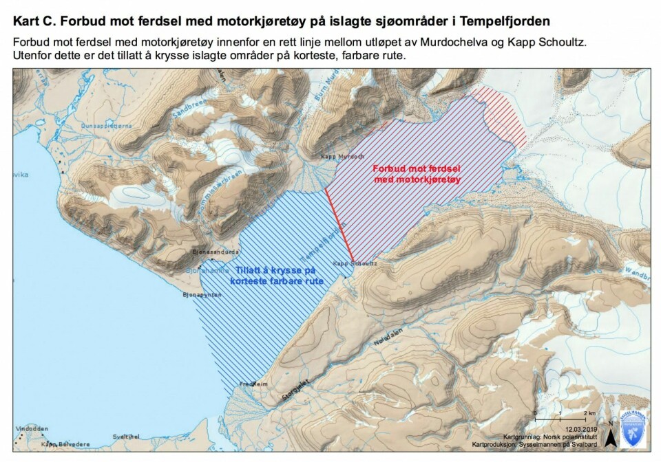 FORBUDSSONE: Ferdselsforbudet gjelder i en linje innenfor Kapp Schoultz og Murdochelvas utløp. Infoplakat fra Sysselmannen. FORBUDSSONE: Ferdselsforbudet gjelder i en linje innenfor Kapp Schoultz og Murdochelvas utløp. Infoplakat fra Sysselmannen.