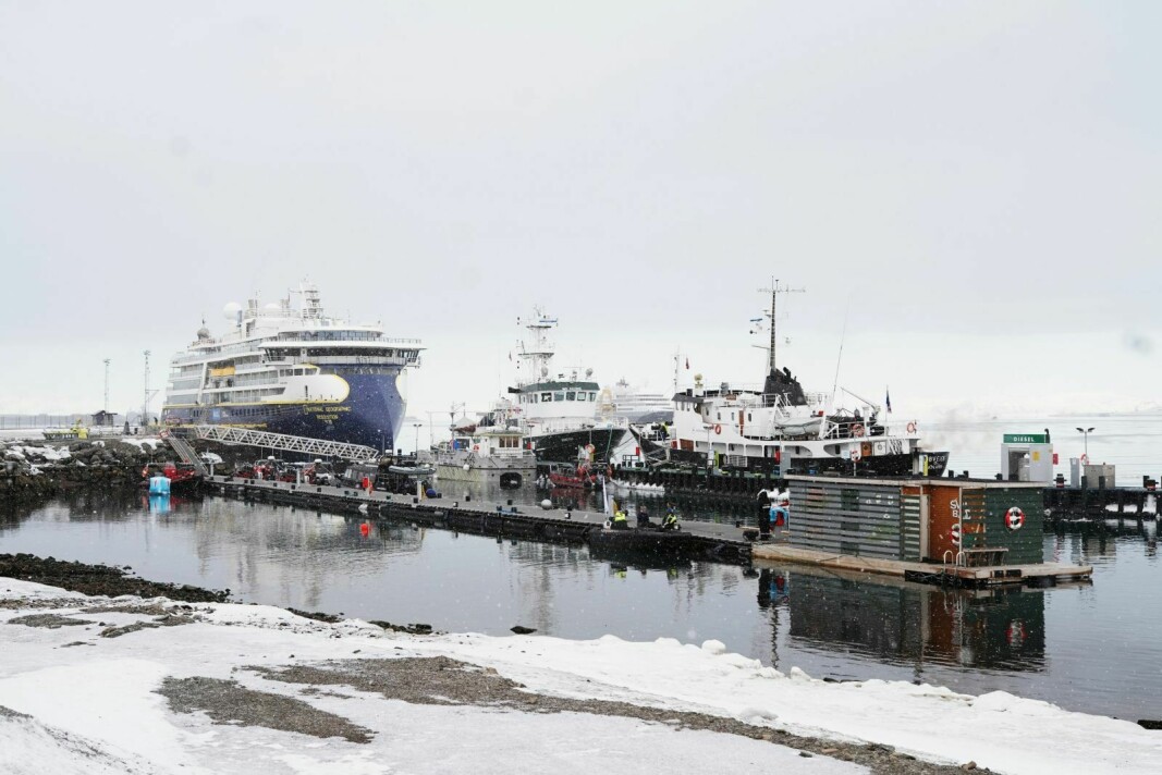 Rammer reiselivet: Ekspedisjonsbåtene og cruiseskipene er tilbake i Longyearbyen. Blir den nye miljøloven for Svalbard vedtatt vil reiselivsnæringen merke det.