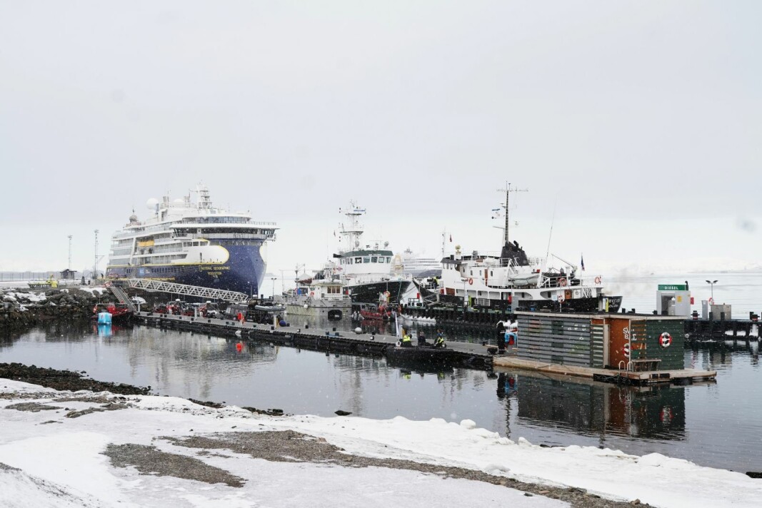 Rammer reiselivet: Ekspedisjonsbåtene og cruiseskipene er tilbake i Longyearbyen. Blir den nye miljøloven for Svalbard vedtatt vil reiselivsnæringen merke det. Rammer reiselivet: Ekspedisjonsbåtene og cruiseskipene er tilbake i Longyearbyen. Blir den nye miljøloven for Svalbard vedtatt vil reiselivsnæringen merke det.