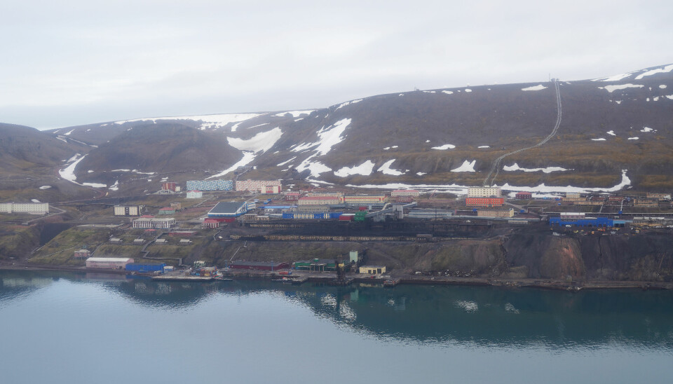 Forholdet mellom Longyearbyen og Barentsburg lider under den lokale boikotten.