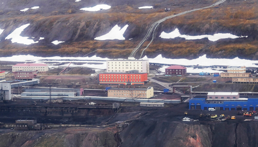 Etter at Russland invaderte Ukraina har de fleste norske turistselskapene sluttet å frakte turister fra Longyearbyen til den russiske gruvebyen i Barentsburg.