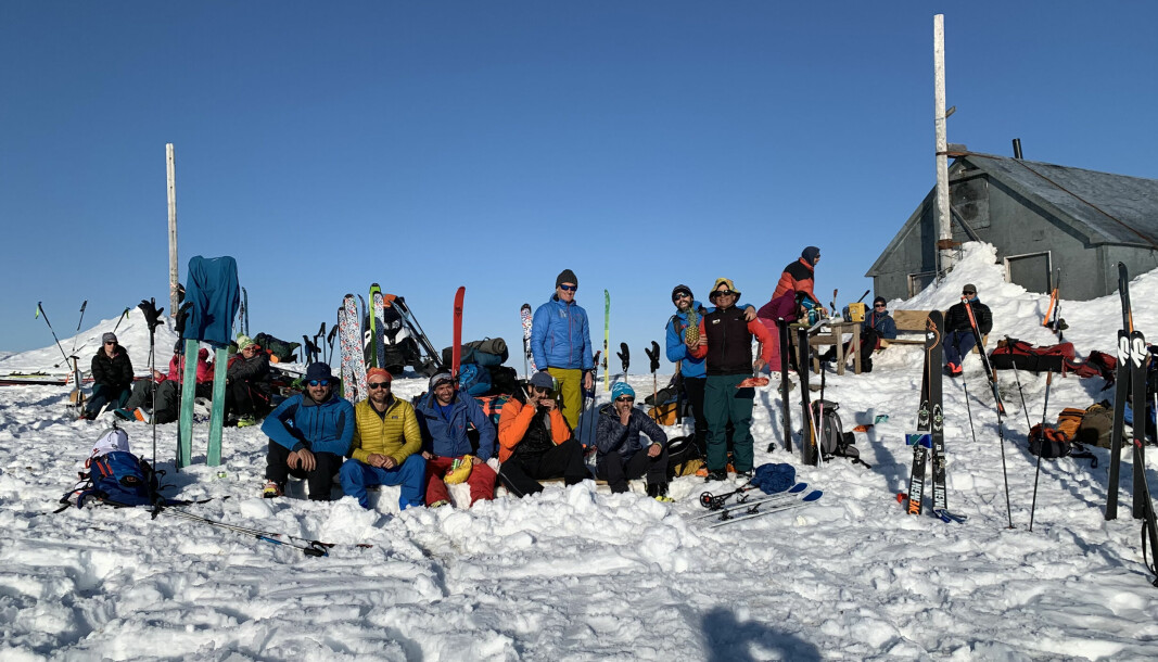 God stemning: Opp mot 80 skiglade Svalbardianere tok turen opp til Nordenskiöldtoppen for å være delta på skifestivalen.