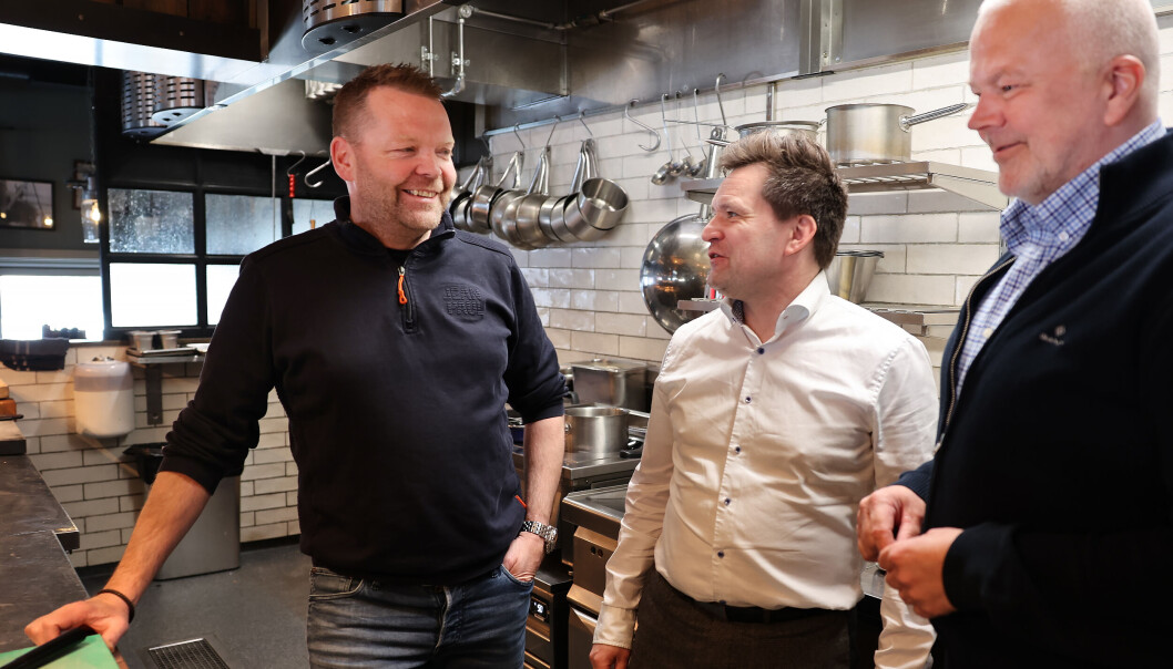 Fra venstre, Steve Torgersen, Stein-Ove Johannessen og Kjell Olav Pettersen håper ungdom ser til Svalbard hvis de vil ha lærlingplass. Fra venstre, Steve Torgersen, Stein-Ove Johannessen og Kjell Olav Pettersen håper ungdom ser til Svalbard hvis de vil ha lærlingplass.