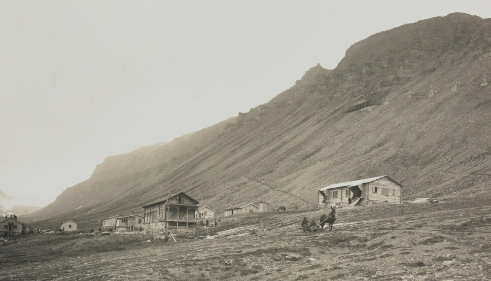 Innkvartering: Dette bildet tok fotografen Anders Beer Wilse i 1908 og har tittelen 'Arctic Coal Co. Quarters - Longyear. Spitsbergen'.
