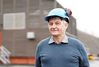 Hans Normann, energisjef ved energiverket. Her foran reservekraftverket som går på diesel. Hans Normann, energisjef ved energiverket. Her foran reservekraftverket som går på diesel.