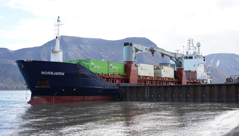 Nordbjørn la til kai i Longyearbyen tidlig fredag morgen. Ombord var konteinerne som skal til Barentsburg. Nordbjørn la til kai i Longyearbyen tidlig fredag morgen. Ombord var konteinerne som skal til Barentsburg.