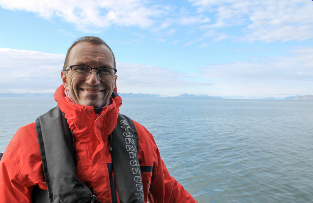 Klima- og miljøvernminister Espen Barth Eide på båttur til Tempelfjorden. Han er på Svalbard i forbindelse med regjeringens forslag til ny miljøforskrift på Svalbard.