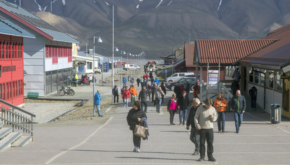 Tallene fra SSB viser at befolkningen i Longyearbyen og Ny-Ålesund har minket.