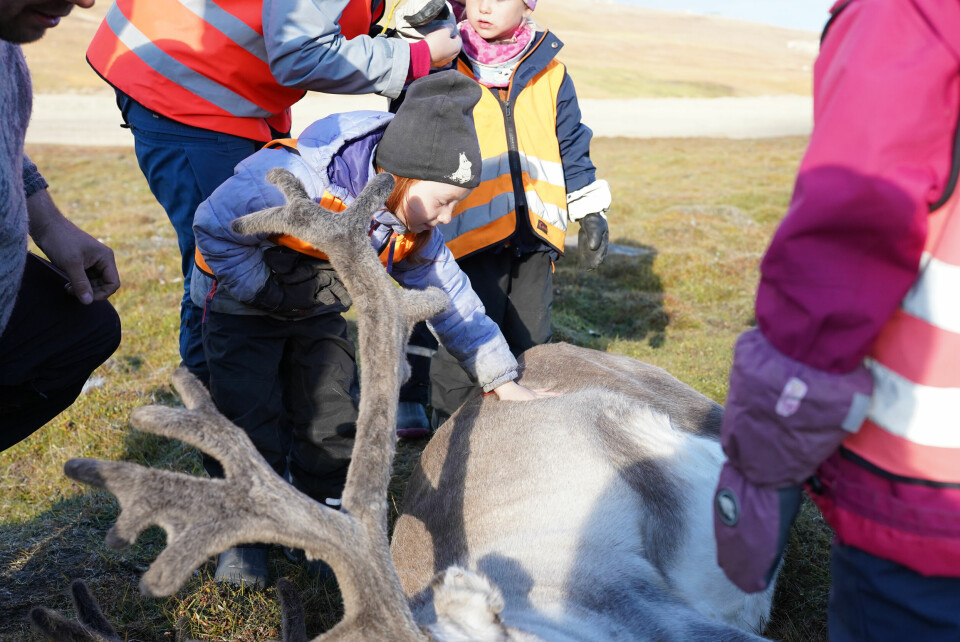 Jeger Eva Olava Angen kunne konstatere av pelsen til reinsdyret var veldig mykt.