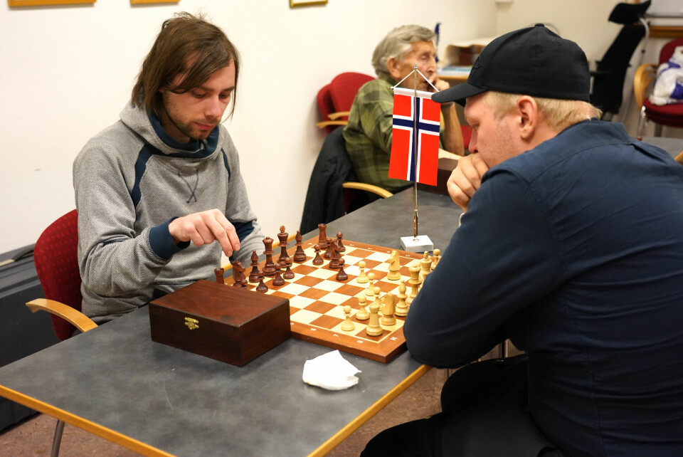 Her fikk sjakkspillere fra Barentsburg bryne seg på motstandere fra Longyearbyen.