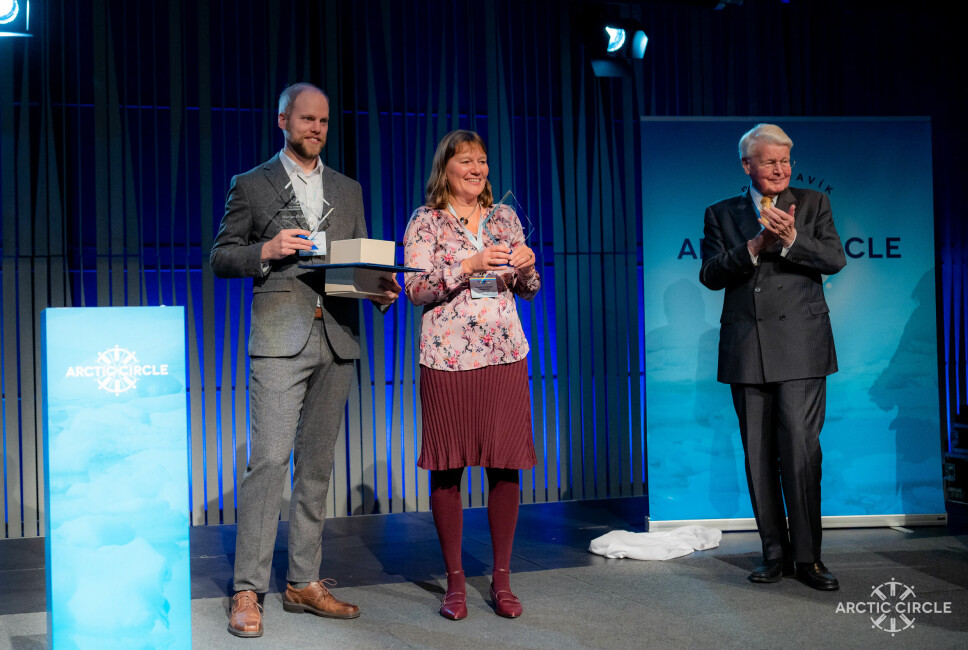 UNIS-forskerne Marius O. Jonassen og Hanne H. Christiansen mottok fredag pris for arbeidet med prosjektet PermaMeteoCommunity.