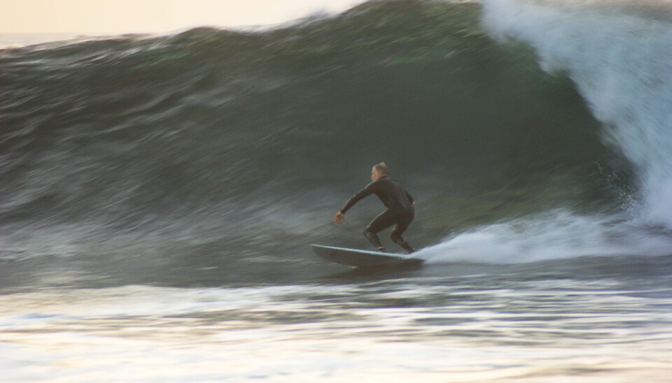 Surfing har vært en stor del av livet til Jørn Dybdahl. Surfing har vært en stor del av livet til Jørn Dybdahl.