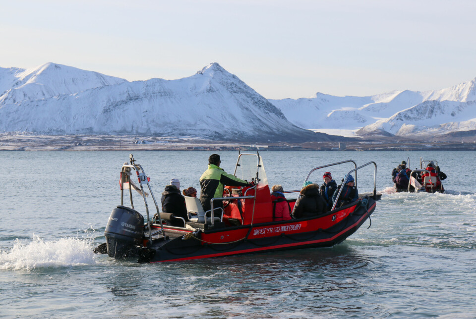 – Kanskje tjener både miljø og turistene på at det blir færre skip og båter i de øde fjordene på Svalbard, spør Halvor Dannevig. Bildet er fra Kongsfjorden ved Ny-London.