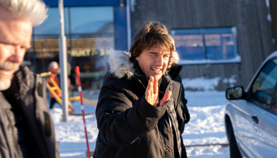 Skuespiller Tom Cruise utenfor Svalbardbutikken torsdag.