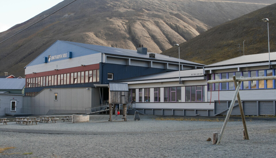 Elever som går yrkesfaglig utdanning ved videregående avdeling på Longyearbyen skole har ikke ikke en lovfestet rett til
lærlingplass etter endt skolegang.