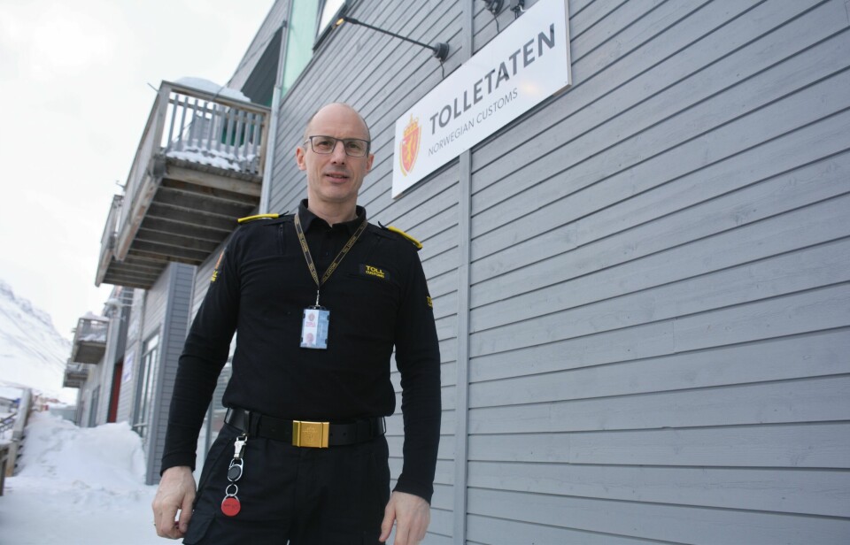 Områdeleder, Stig Hagen, ved Tolletatens kontorer i Longyearbyen.