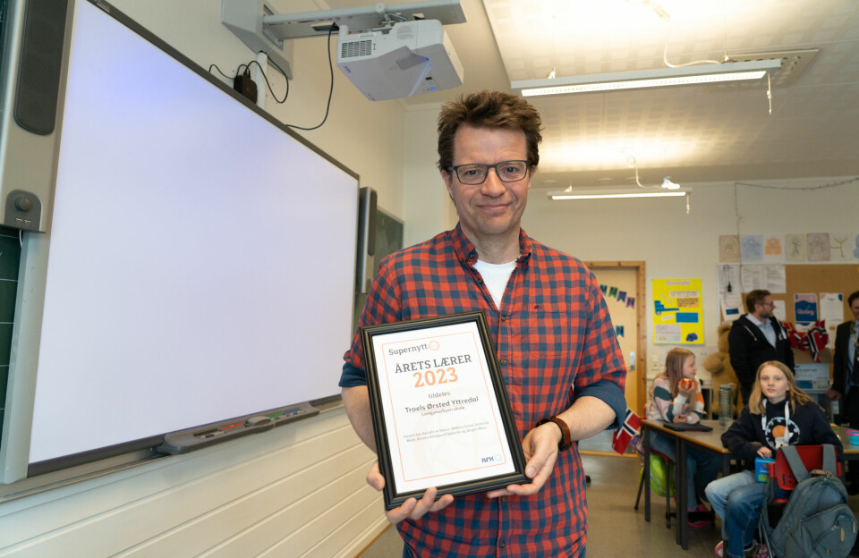 Lærer ved 5. trinn på Longyearbyen skole, Troels Ørsted Yttredal, ble kåret til årets lærer av NRK Supers Supernytt.