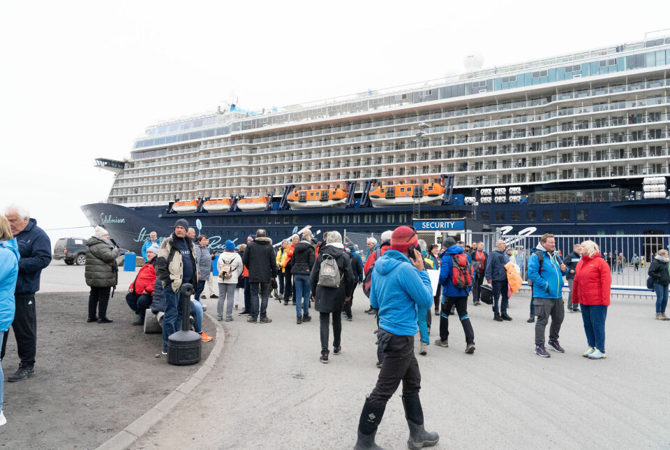 Det ble travle dag for Longyearbyen havn og flere av reiselivsaktørene i fjor. Her fra en av dagene «Mein schiff 4» var innom Longyearbyen.