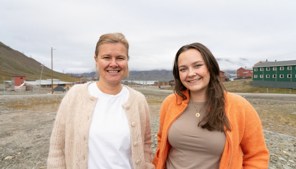 Elisabeth Leinan johannessen (t.v.) skal sammen med Camp-koordinator Tine Westby Thorstad arrangere Ungdom i Isfjorden.
