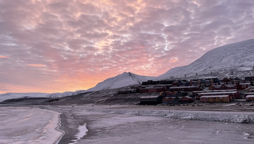 Årets siste solnedgang i Longyearbyen onsdag formiddag. Årets siste solnedgang i Longyearbyen onsdag formiddag.