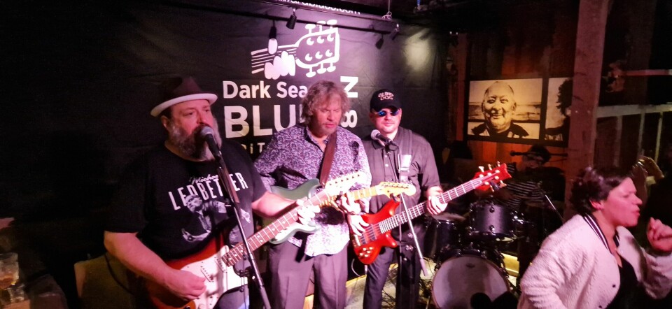 Andrew Duncanson and the Blues Deacons på under konserten på Karlsberger Pub.