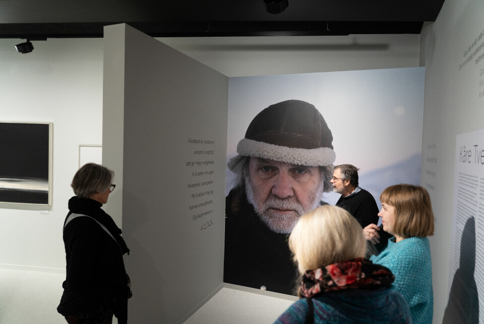 I 1995 donerte Kåre Tveter 40 verk til Kåre Tveter samlingen i Longyearbyen. Denne samlingen er det Longyearbyen lokalstyre som har ansvaret for og i november i fjor flyttet utstillingen permanent over til Nordover fra galleriet i Nybyen.