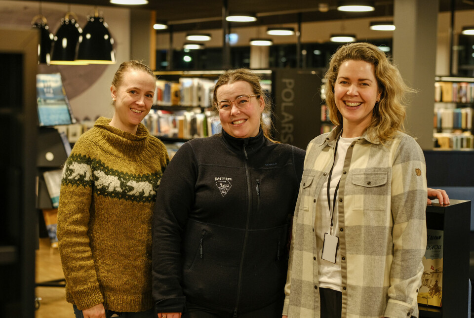 Fra venstre: PPT-rådgiver Margrethe Brenna, ungdomskoordinator Katrine Boel Gregussen og barnevernskonsulent Anja Torstensen var ansvarlige for oppvekstseminaret. Det er en del av det forebyggende arbeidet for å bedre situasjonen for barn og unge i Longyearbyen.