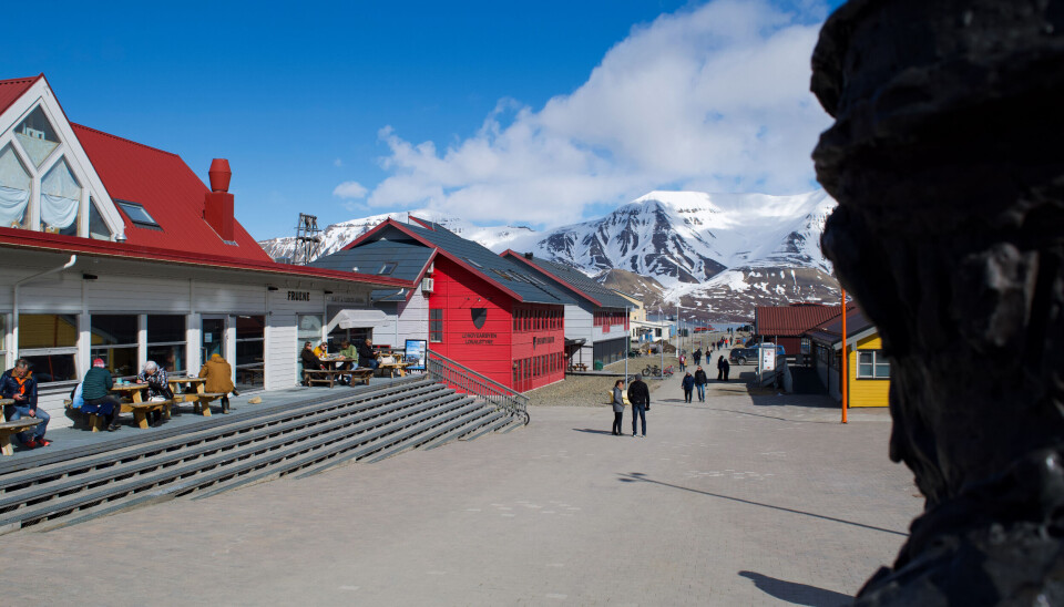 Dagmara Wojtanowicz reagerer på hvordan Svalbardmeldingen omtaler de i Longyearbyen som ikke er norske.