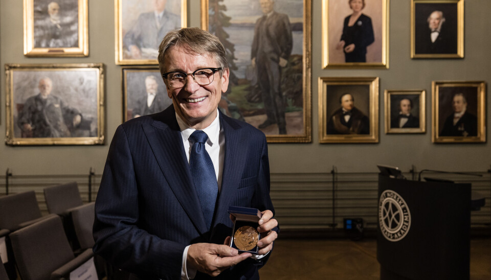 Geir Wing Gabrielsen, seniorforsker i økotoksikologi ved Norsk Polarinstitutt holdt foredrag for HMK Harald og HKH Dronning Sonja.