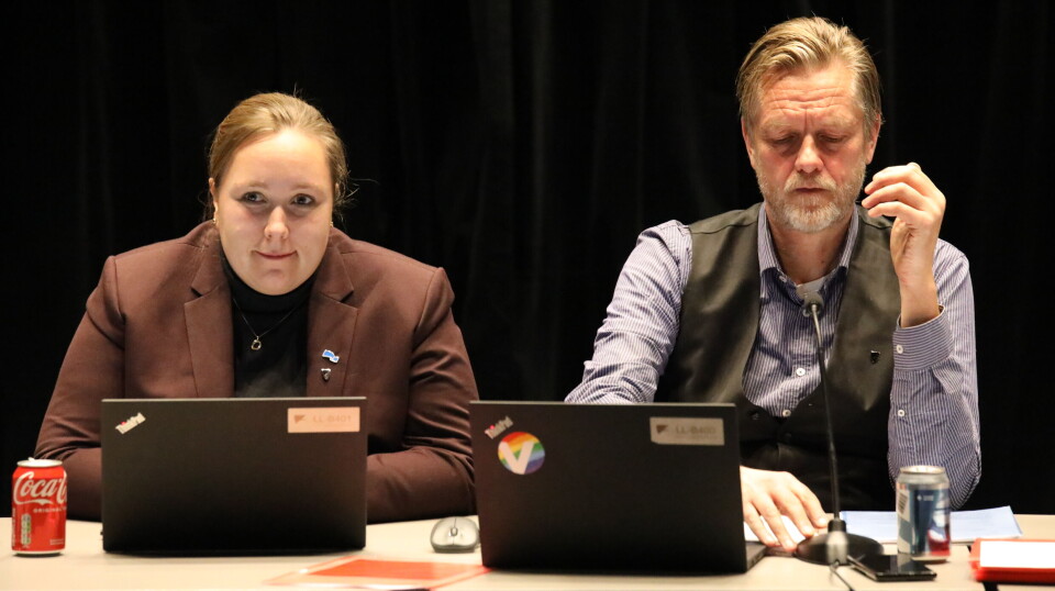 Lokalstyret behandlet en rekke viktige saker for Longyearbyen i onsdagens møte. Her ser vi nestleder Celine Anderssen (H) og lokalstyreleder Terje Aunevik (V).